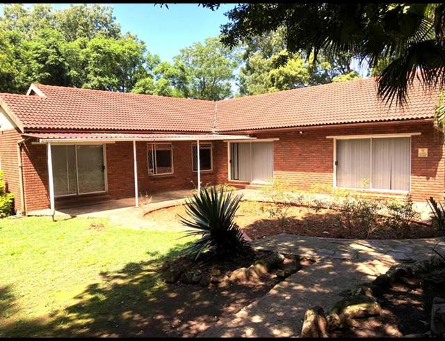 9 BEDROOM HOUSE FOR SALE IN SCOTTSVILLE